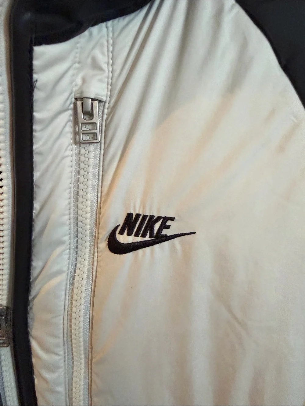 Nike Mens Black and White Hooded Colorblock Puffer Jacket